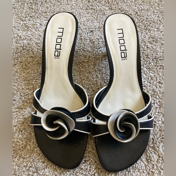 Moda dress sandals. Excellent condition - Picture 3 of 3